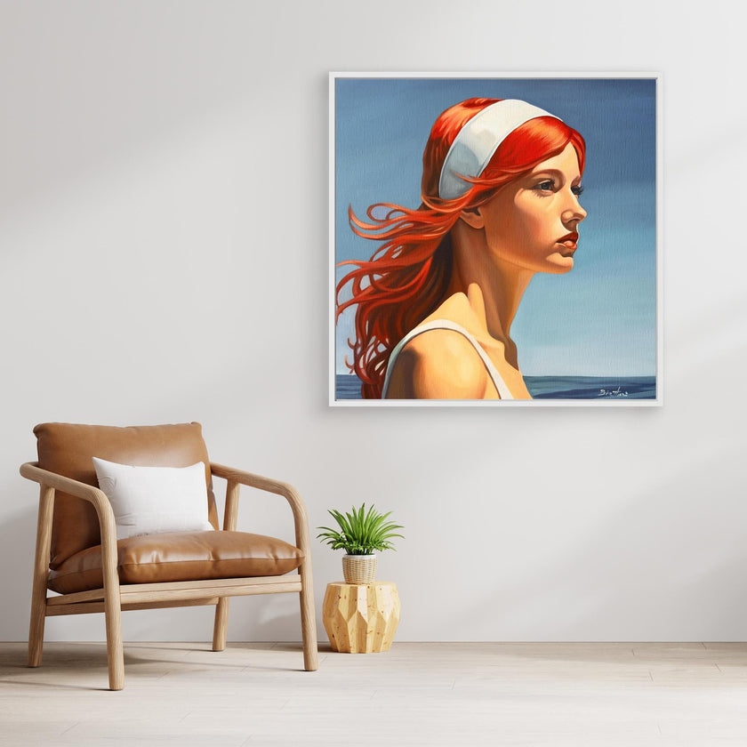 Belle rousse à la plage